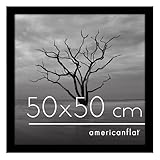 cadre 50 cm x 50 cm Options de Suspension Polyvalentes : Ce cadre carré peut être utilisé pour des photos, des posters, des affiches ou des œuvres d'art. Il peut être affiché, suspendu à plat contre le mur.