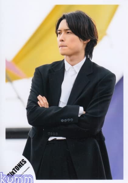 松村北斗 公式写真 Amazon.co.jp: Six TONES 公式 生 写真（松村北斗）ST00911 : おもちゃ