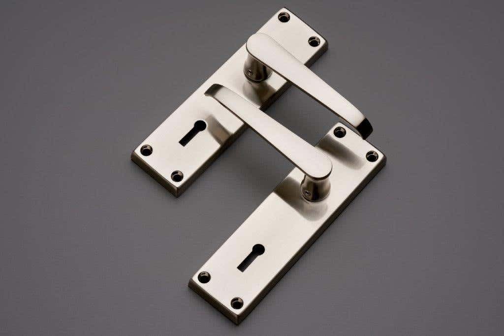 Designer Levers - Victorian Straight Lever Lock Door Handle - Satin Nickel - 1 Pair - Lockable Door Handle - Interior Use - Image 3