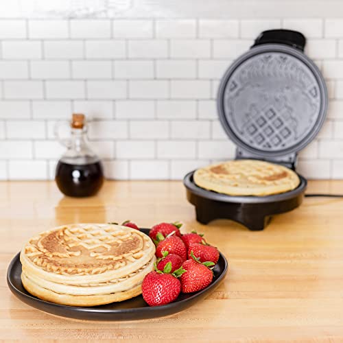 Uncanny Brands Marvel Venom Waffle Maker -Spidey's Mask on Your Waffles- Waffle Iron - Thumbnail 4
