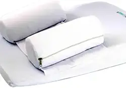 Travesseiro Anti Refluxo Baby Holder com Rolos Reguláveis e Removíveis, Lavável, Tecido 100% Algodão, Espuma D28, 50x35cm, Altura 8cm