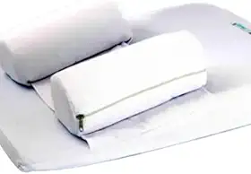 Travesseiro Anti Refluxo Baby Holder com Rolos Reguláveis e Removíveis, Lavável, Tecido 100% Algodão, Espuma D28, 50x35cm, Altura 8cm