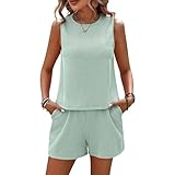 Haut sans manches élégant et short à taille élastique pour un look chic.