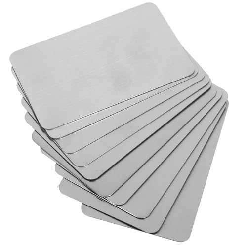 Tarjetas de presentación de metal con grabado a doble cara y elegantes esquinas redondeadas