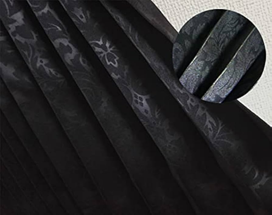 トラック遮光カーテンセット　黒色 Amazon.co.jp: ノーブランド品 トラックカーテン メダリオン3点