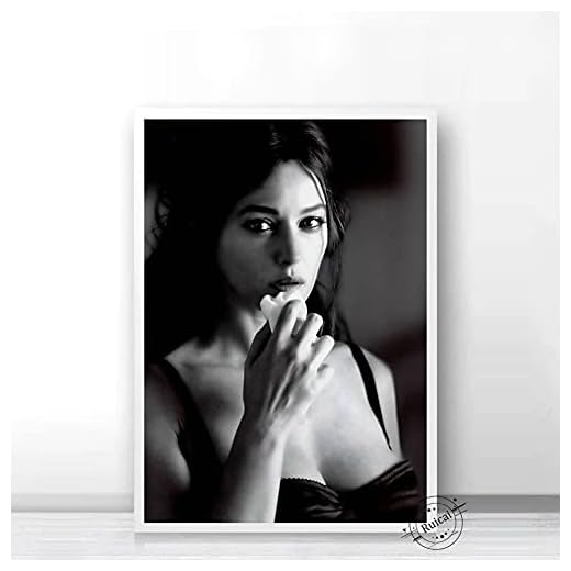 Monica Bellucci Poster Italy Sexy Actress Movie Star Canvas Art Bar Black And White Living Room Wall Mural Decorative Y197 50X70Cm