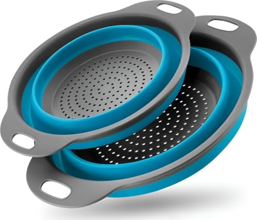 HI NATURE™ Scolapasta Pieghevole Set 2 Pezzi – Colino Silicone Pieghevole Salvaspazio – 1 Grande + 1 Piccolo – BPA Free – Lavabile in Lavastoviglie – per Pasta, Verdure, Frutta, Campeggio (Blu)
