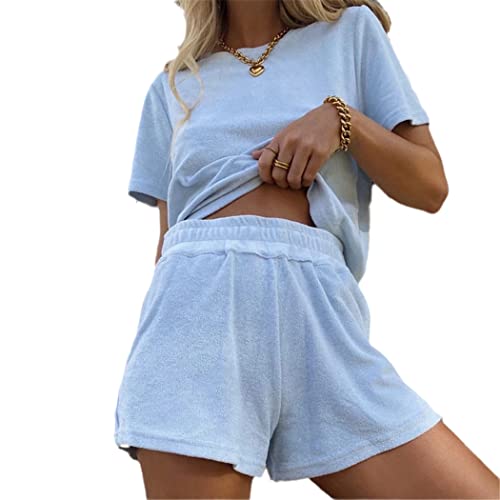 Ensemble short bleu clair parfait pour vos moments de détente estivale à la maison