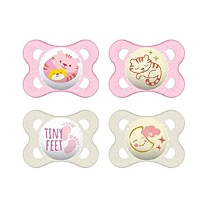 MAM Day & Night fopspeen in set van 4, 2x MAM Original & 2x MAM Night speentjes, tandvriendelijke babyspeen van MAM SkinSoft siliconen met doosje, 0-6 maanden, tijger/voeten/maan