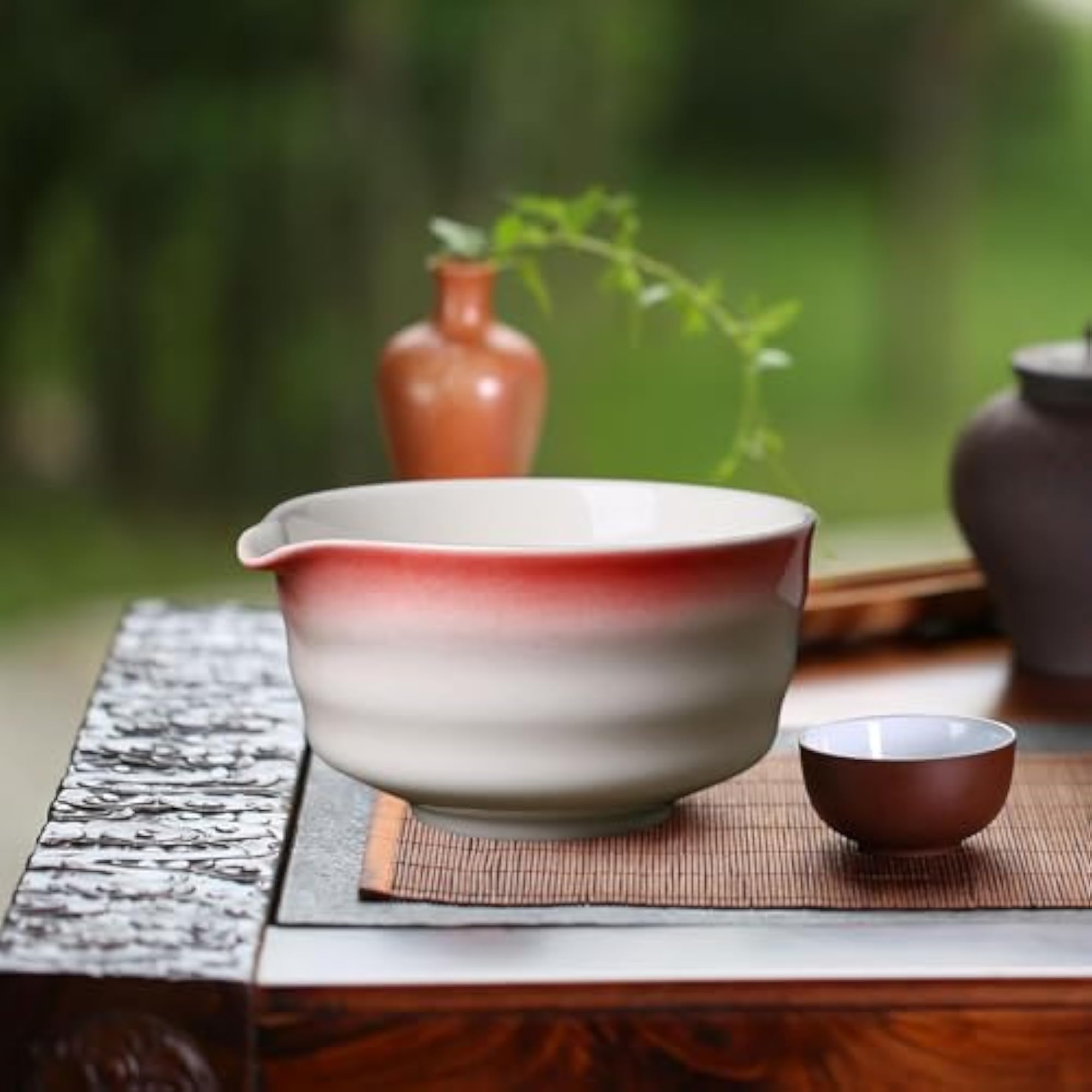 Ceramic Matcha Bowl with Spout 450ml for Friends, Red