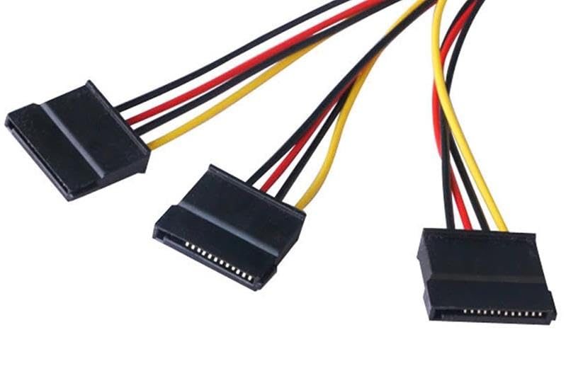 Lunatic 0151 Üçlü 3 Port ide Molex Sata Power Hdd 4 pin Güç Kablosu 4pin Molex erkek/ 3x 15pin SATA dişi 20 cm Sata Power 3lü çoklayıcı splitter