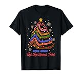 Lecture autour du sapin de Noël, idéale pour les bibliophiles, les blogueurs, les bibliothéques, les auteurs, les éditeurs de livres et tous ceux qui aiment les livres. Design mignon avec livres d'art, idéal pour les livres mignons, les nerds, les vers de livre, les dragons, les jolis t-shirts tendance de l'ère du livre