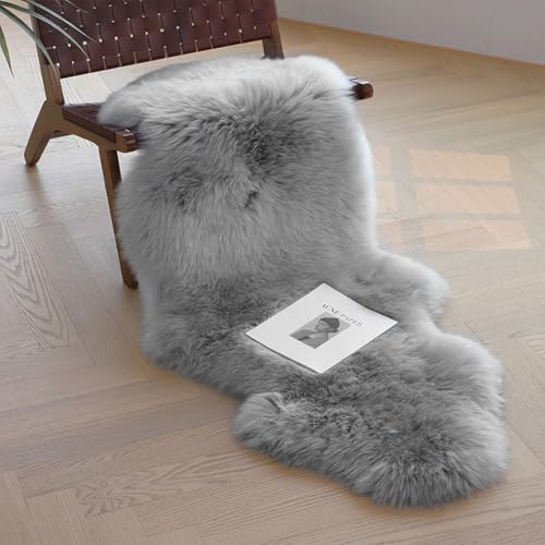 AMFUN Faux Lammfell Schaffell Teppich, Longhair Flauschiger Teppich, Flauschiger Schaffell Lammfell Fellteppich Waschbar, Weicher Fell Carpet für Stühle Sofa Schlafzimmer(Grau, 50 x 80 cm)