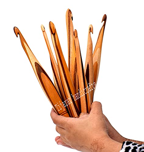 Wooden Crochet Hooks Set of 7 Crochet Hooks | Engraved with Sizes Soft Grip Hooks, for Knitting and Crocheting | Yarn Craft Needles | Knitting Hooks & Knittings Accesorries