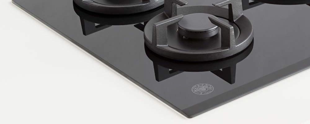 F.LLI BERTAZZONI, PROFESSIONAL, P604LPROGNE, Piano Cottura Gas 4 Fuochi Gas di cui 1 Fuoco Tripla Corona, Griglie in Ghisa, Accensione Elettrronica, Vetro NERO, 60x52 cm (Foro 56x48)