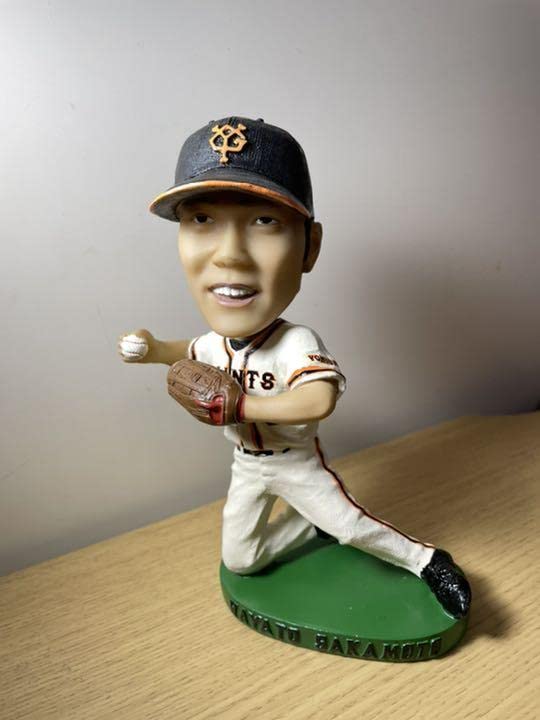 Amazon.co.jp: 坂本勇人選手フィギュア 読売ジャイアンツ : おもちゃ