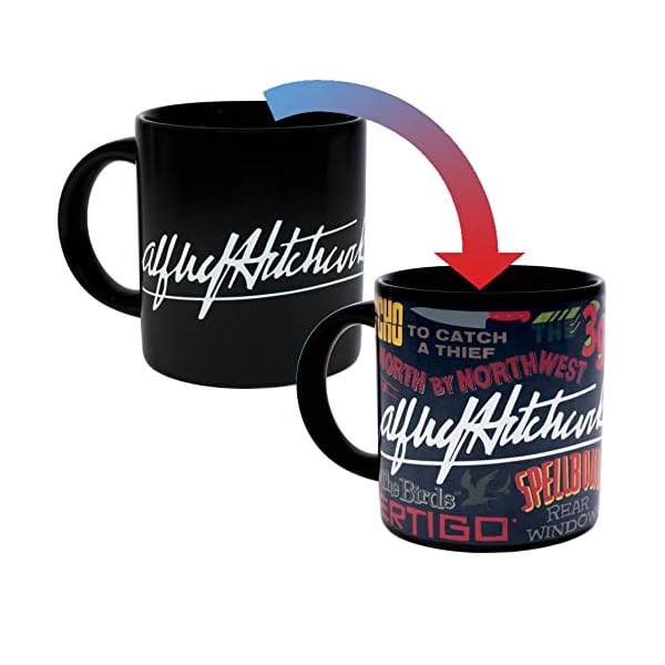 Taza de títulos de películas de Alfred Hitchcock que cambia el calor - Add Coffee and His Most Famous Films Aparecen