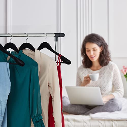 Relaxdays Kleiderbügel Samt, 10er Set, breite Schulter, Bügel mit Hosensteg, 360° drehbarer Haken, Anzugbügel, schwarz