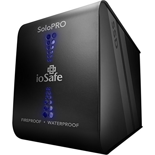 ioSafe SoloPRO 3TB USB 2.0/eSATA �ωΖh���O�t���n�[�h�h���C�u 1�N�Ԃ̃f�[�^�����T�[�r�X SH3000GB1YR (�u���b�N)