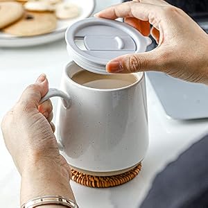 HVH Ceramic Coffee Mug with Lid 17oz Coffee Mugs Set of 4 Ceramic Coffee Cups Set with Large Handle Large Ceramic Mug with Lid for Coffee Tea and More Farmhouse Style White