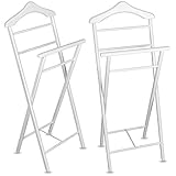 Durch die Fertigung aus Echtholz ist der Stumme Diener besonders stabil und kann problemlos mit mehreren Kilogramm belastet werden.