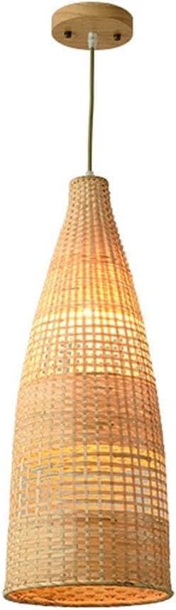 Panier de cage suspendu en rotin pour illuminer un escalier sombre