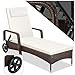 Produktbild tectake Poly Rattan Gartenliege mit Rollen, 6-Fach höhenverstellbarer Liegestuhl, bis 120kg belastbar, Sonnenliege Rattan (wetterfest), Liege inkl. Polster und Kissen - schwarz/braun