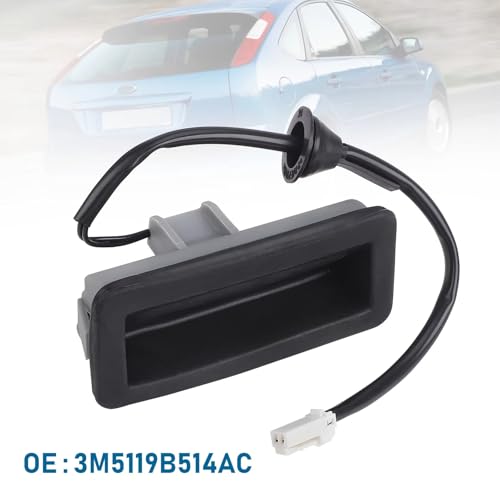 Bouton d'ouverture de coffre pour simplifier vos trajets en Focus - 2