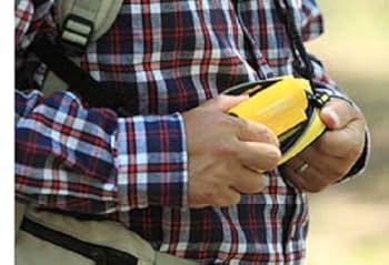 KISS 新品未使用　VIP限定ポーチ COSMETIC CLUTCH ネイビープティドット｜レスポートサックの