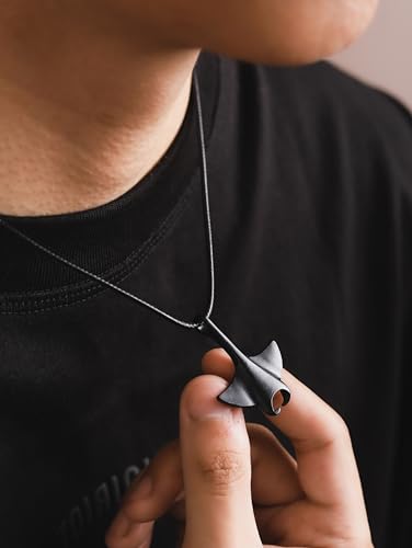 HAQUIL Manta Ray Pendant Necklaces for Men Women, Black Ray Pendant Necklace with Chain2