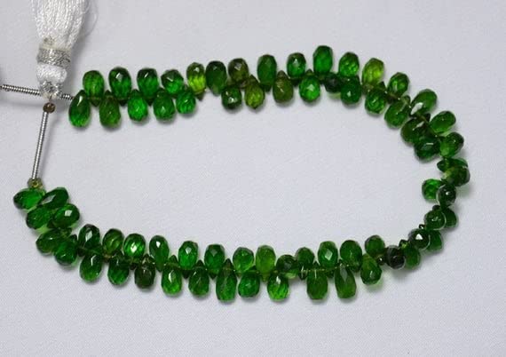 Perles de tourmaline verte en goutte : finies les larmes de verre qui ternissent, optez pour la gemme