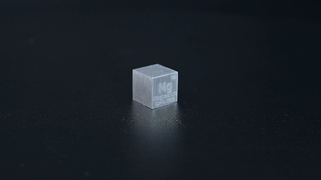 Image of 0.39 inch Magnesium Metal Element Cube 10MM Density Cubes 99.99% High Purity, Periodic Table of Elements Collection for Element Collections Hobbies, Pure Magnesium Cube(Mg 0.39 Inch)