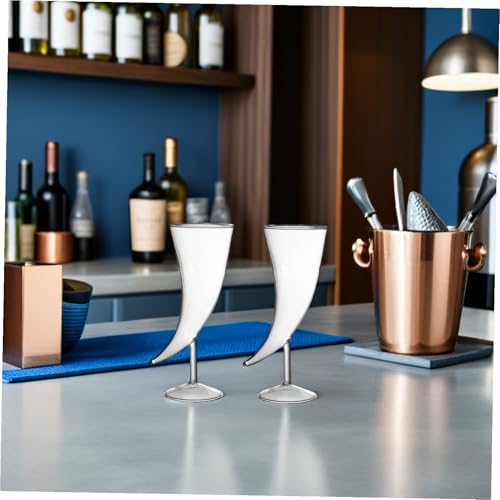 Verres à vin en forme de corne pour sublimer votre bureau