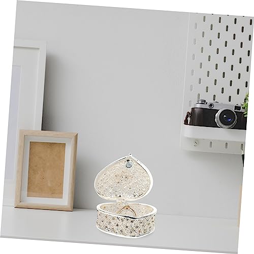 Boîte à bijoux velours chic : le cadeau idéal en forme de cœur pour elle - 4