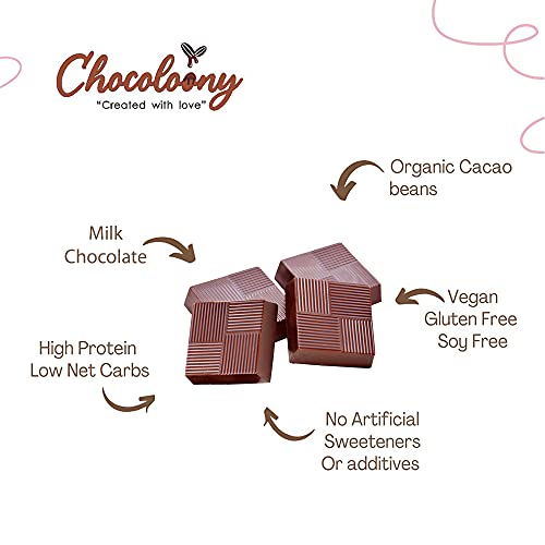 Image of Chocoloony Merry Christmas Chocolate Gift Box Assorted 9 pcs Milk Chocolate Bites