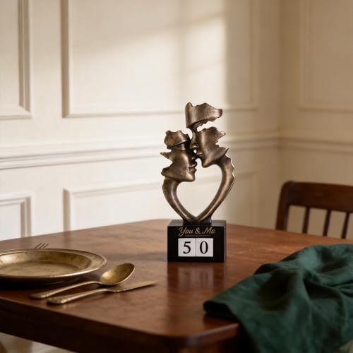 Estatua pareja besándose decorativa abstracta moderna miniatura 2