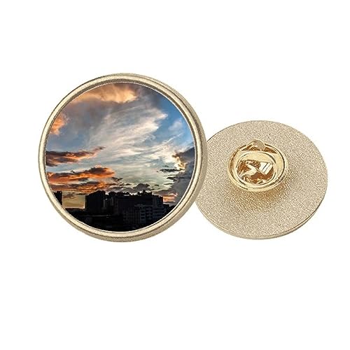 Broche ronde en métal doré aux finitions parfaites d'émail bleu foncé