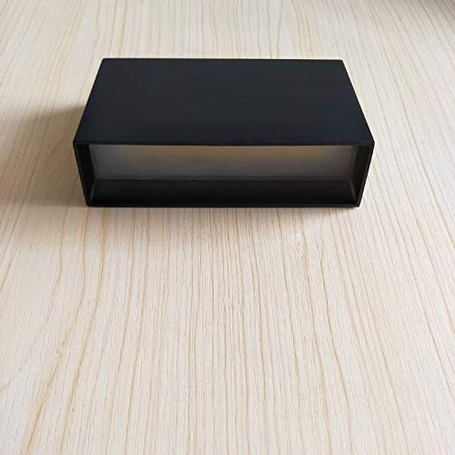 Lampe murale extérieure cube au design épuré et éclairage LED haute durabilité