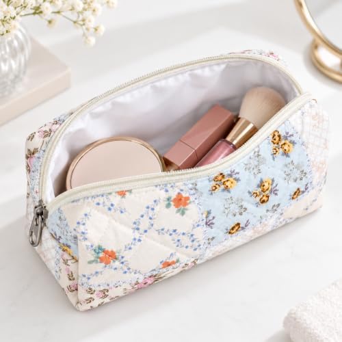 Small Quilted Makeup Bag, Pastel Floral Patchwork — 사진 7