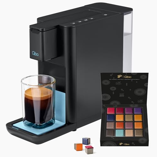 Tchibo Qbo ICONIC Pantone™ Premium Kapselmaschine inkl. 16 recyclebare Qbo Kapseln für Espresso, Caffè und Caffè Grande, kompaktes, innovatives Design, Sky Blue