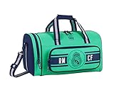 Safta real Madrid oficial bolsa de deporte con múltiples bolsillos y compartimentos que te acompaña a tus partidos o a tu entrenamiento