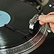 Alasum Reinigungsbürste für Schallplattenspieler, antistatisch, Set mit 2 Stück, mit runder Bürste, schwarz und weiß, Reinigungszubehör für Vinyl und CD-Player, Retro-Design, tragbar