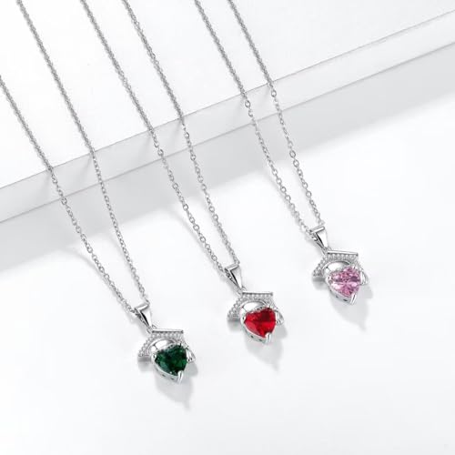 Pierre de naissance en forme de cœur : le pendentif diplôme chargé d'émotion - 3