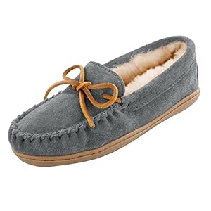 Minnetonka Womens Sheepskin Hardsole Moc