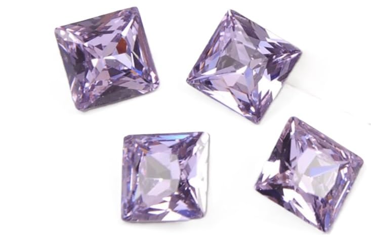 Oxyde de zirconium violet lilas carré pour remplacer une pierre perdue