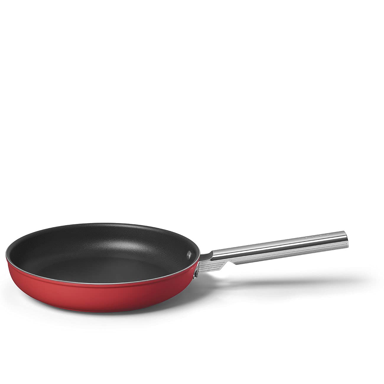 Smeg, CKFF2801RDM, Bratpfanne mit Antihaftbeschichtung, Durchmesser 28 cm, ergonomischer Edelstahlgriff, für alle Herdarten, bis 250° im Backofen, Fassungsvermögen 2,8L, Rot