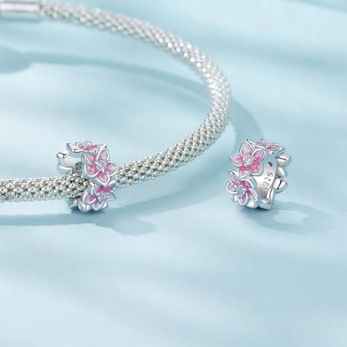 Dije de sakura rosa de plata que celebra la dulzura y los momentos inolvidables 2
