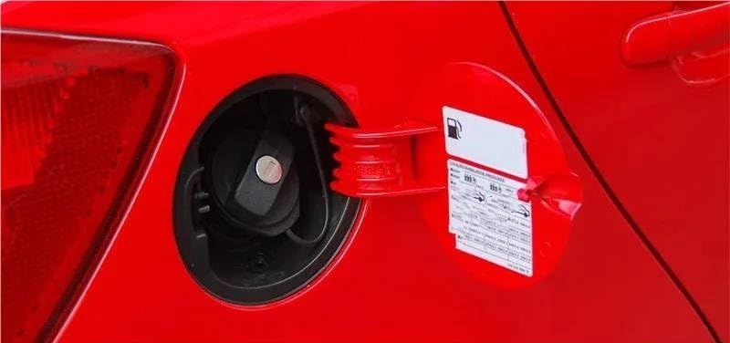 Bouchon remplissage carburant Skoda Fabia cache réservoir rouge - 2