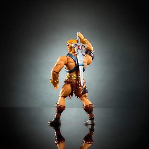 Masters of The Universe Origins & Thundercats ca. 14 cm große, bewegliche Actionfigur He-Man, 1980er Crossover-Spielzeug, abnehmbare Rüstung, Schwert, Schild und Mini-Comic, JFW98