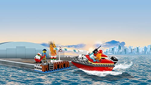 City Fire Incendio al Porto, Set di Costruzioni con Motoscafo Antincendio con Cannone ad Acqua e Minifigure di Pompiere, Giocattolo da Bagno per Bambini di 5 Anni, 60213 - Lego - Immagine 1